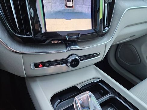 Used 2023 Volvo XC60 T8 Ultimate AWD/4WD image 28