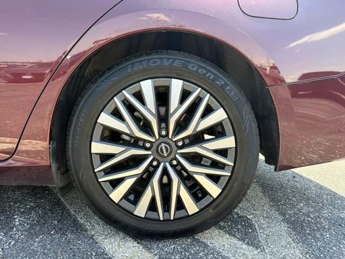 Used 2024 Nissan Altima 2.5 SV FWD image 26