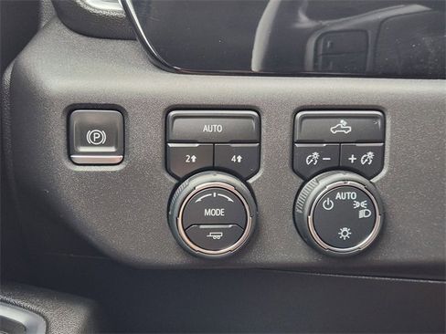 Used 2023 Chevrolet Silverado 1500 LT AWD/4WD image 23