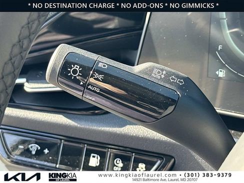 Used 2023 Kia Niro EX w/ EX Cold Weather Package image 11