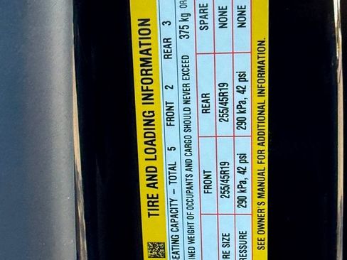 Used 2024 Tesla Model Y Long Range image 38