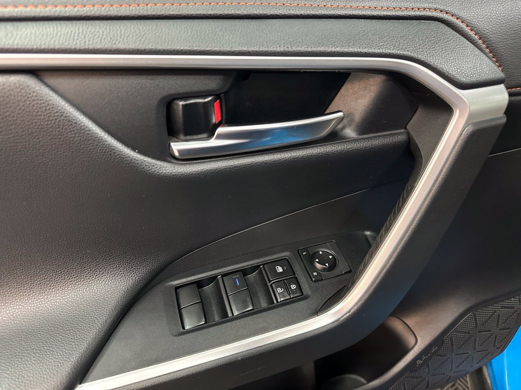Used 2019 Toyota RAV4 Adventure AWD/4WD image 18