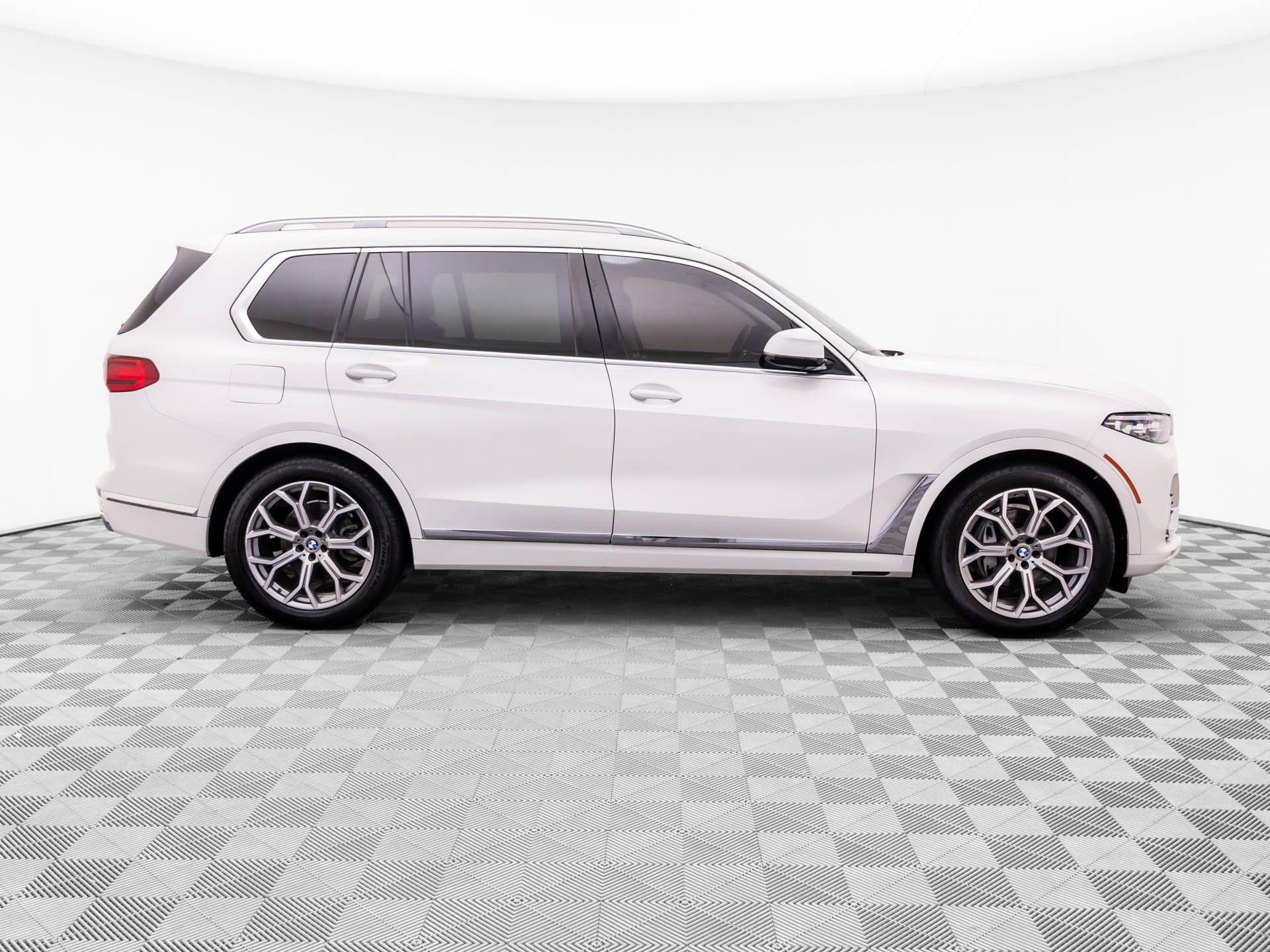 Used 2020 BMW X7 xDrive40i w/ Premium Package AWD/4WD image 8