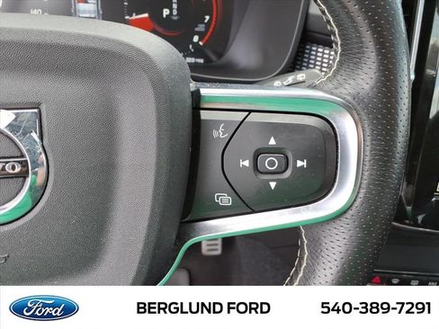 Used 2021 Volvo XC40 T5 R-Design w/ Climate Package AWD/4WD image 21