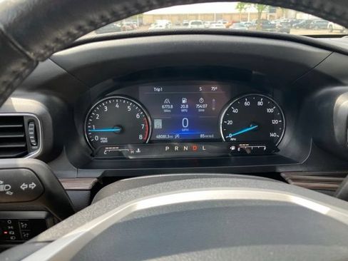 Used 2023 Ford Explorer Limited AWD/4WD image 18