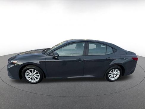 Used 2025 Toyota Camry LE image 9
