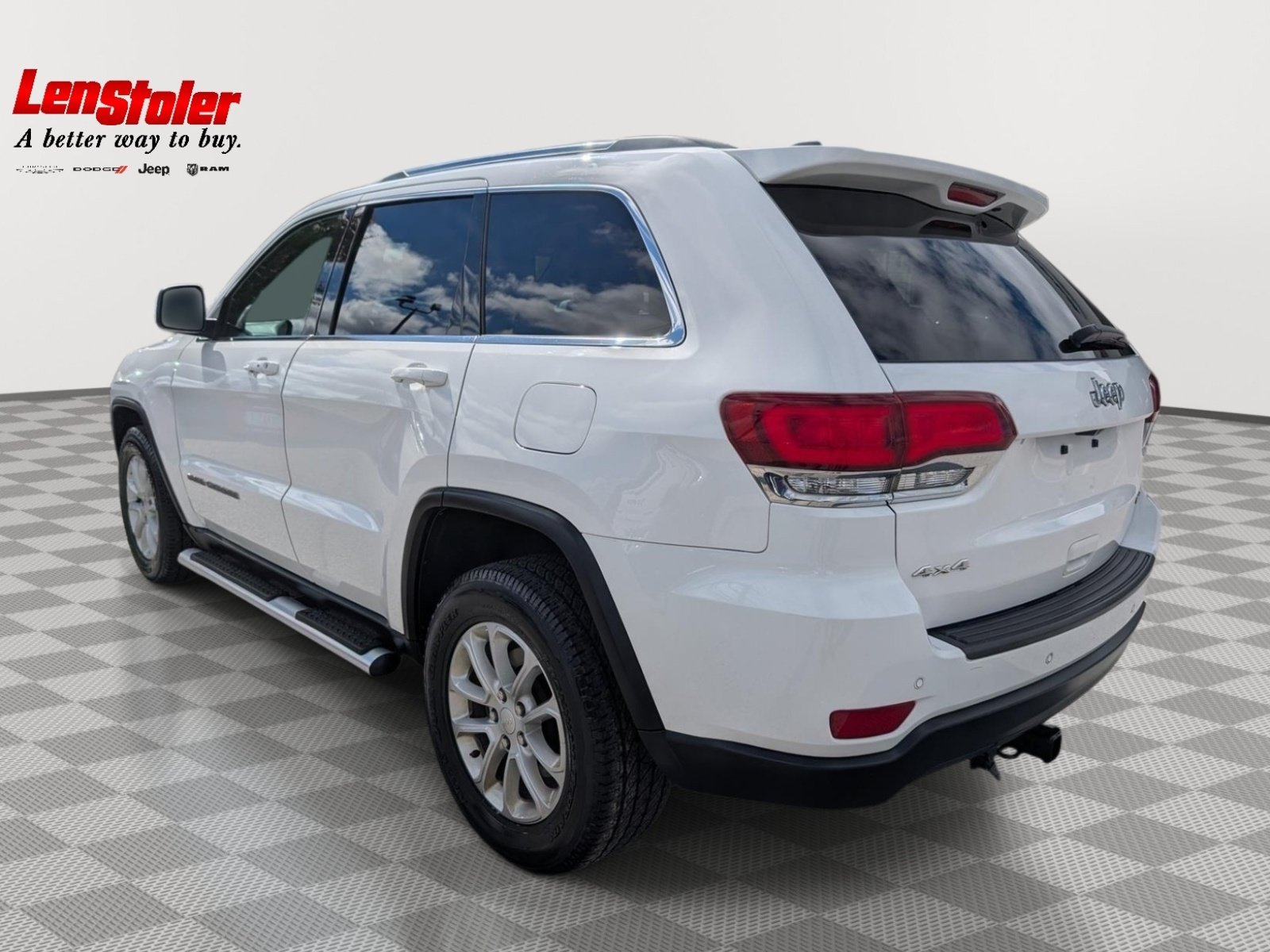 Used 2021 Jeep Grand Cherokee Laredo AWD/4WD image 3
