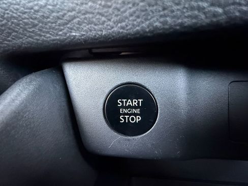 Used 2024 Nissan Rogue SV AWD/4WD image 25