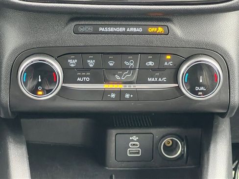 Used 2025 Ford Escape ST-Line FWD image 4