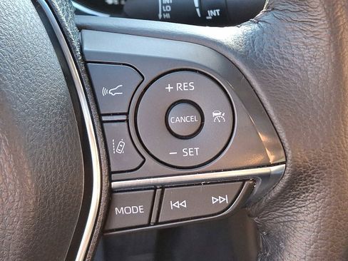 Used 2021 Toyota Avalon XLE w/ Moonroof Package image 25