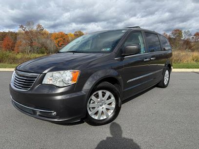Used 2015 Chrysler Town & Country Touring w/ Driver Convenience Group
