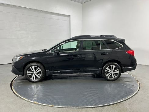 Used 2018 Subaru Outback 2.5i Limited image 17