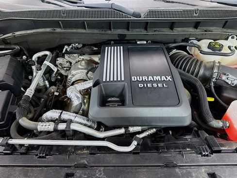 Used 2023 Chevrolet Suburban RST w/ Luxury Package image 36