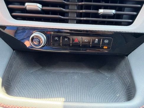 Used 2025 Ford Explorer Active RWD image 33