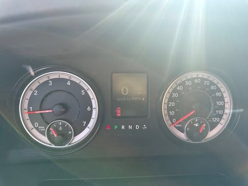 Used 2018 RAM 1500 Express AWD/4WD image 6