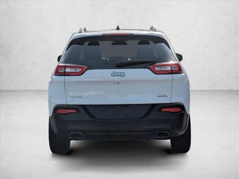 Used 2017 Jeep Cherokee Latitude w/ True North Edition AWD/4WD image 7