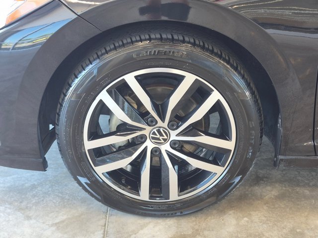 Used 2025 Volkswagen Jetta SE FWD image 22