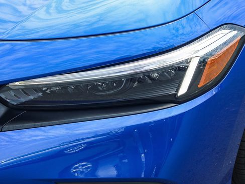 Used 2023 Honda Civic Touring image 5