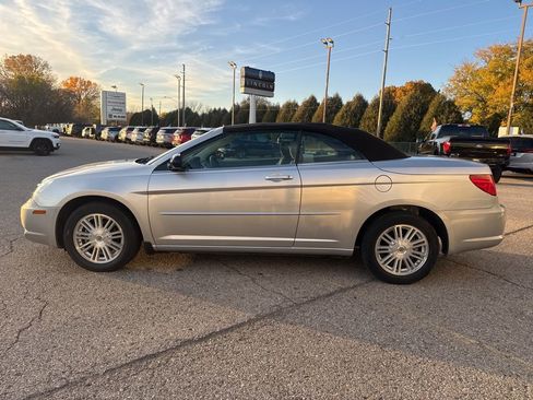 Used 2008 Chrysler Sebring LX image 4