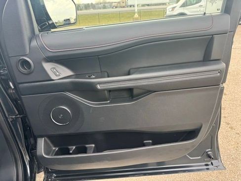 Used 2024 Ford Expedition Limited image 39