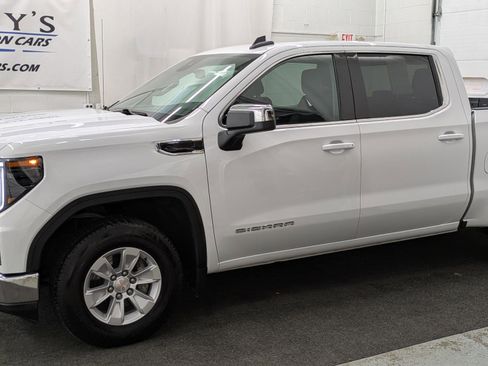 Used 2023 GMC Sierra 1500 SLE image 2