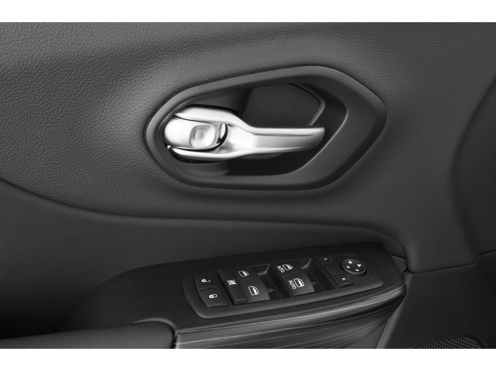 Used 2015 Jeep Cherokee Limited w/ Luxury Group AWD/4WD image 14