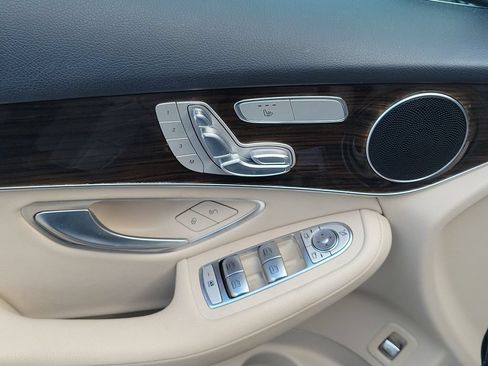 Used 2022 Mercedes-Benz GLC 300 image 24