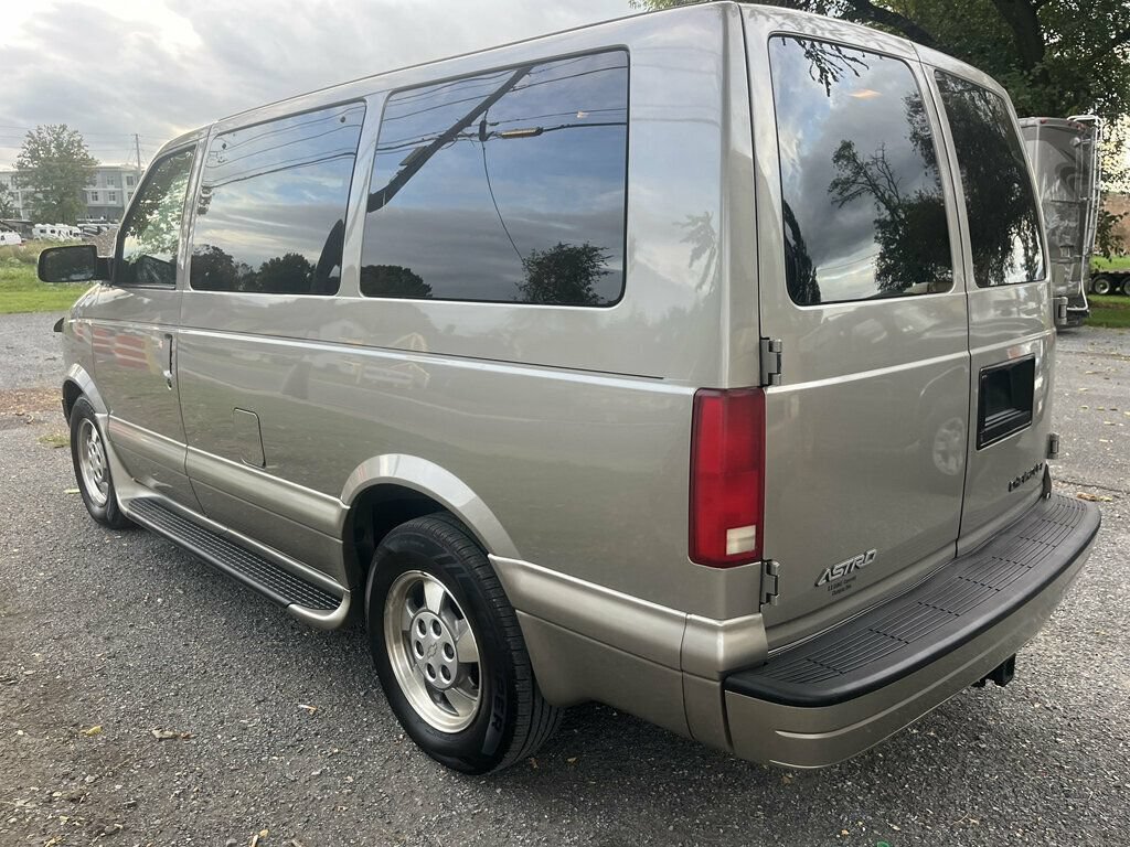 Used 2003 Chevrolet Astro w/ LS Preferred Equipment Group RWD image 4