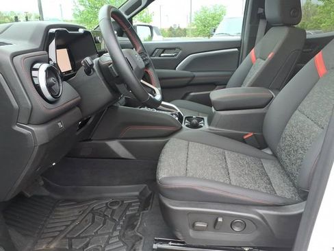 Used 2024 Chevrolet Colorado Z71 w/ Z71 Convenience Package 2 AWD/4WD image 18