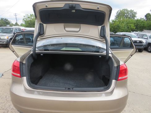 Used 2015 Volkswagen Passat TDI SE image 37