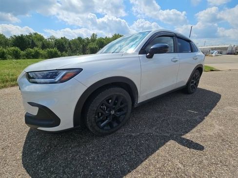 Used 2025 Honda HR-V Sport image 8