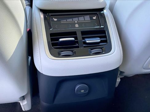 New 2026 Volvo XC90 T8 Ultra w/ Protection Package Premier image 16