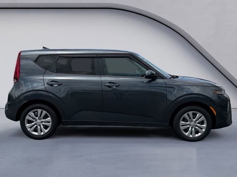 Used 2022 Kia Soul LX FWD image 6