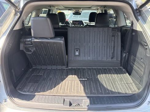 Used 2022 Toyota Highlander Platinum image 12