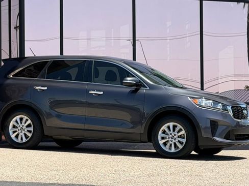 Used 2019 Kia Sorento FWD V6 image 20