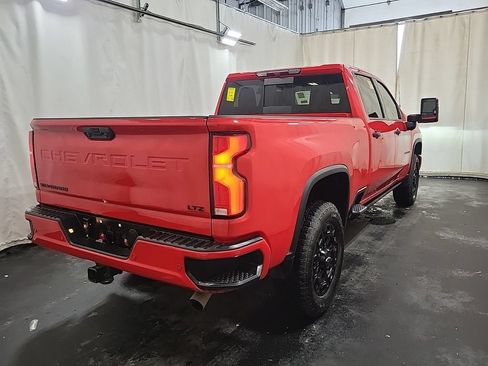 Used 2024 Chevrolet Silverado 2500 LTZ w/ LTZ Plus Package AWD/4WD image 3