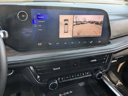 Used 2025 Chevrolet Tahoe LT AWD/4WD image 13