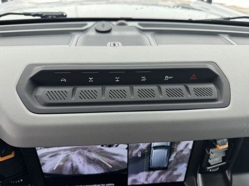 Used 2023 Ford Bronco Badlands image 18