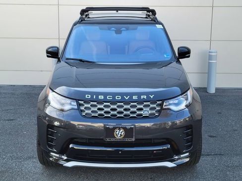 Used 2023 Land Rover Discovery Metropolitan Edition image 8
