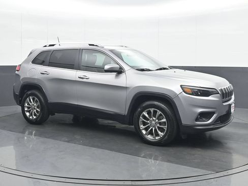 Used 2019 Jeep Cherokee Latitude Plus AWD/4WD image 8