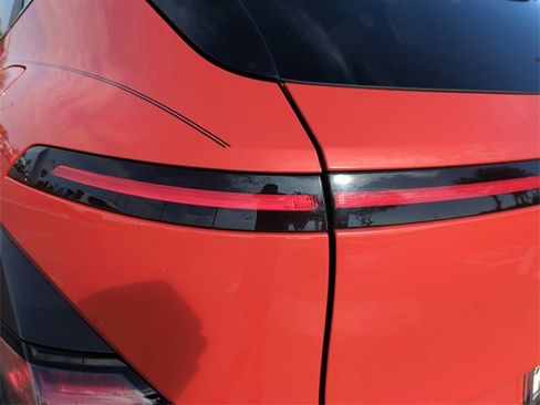 Used 2024 Hyundai Kona Limited image 13