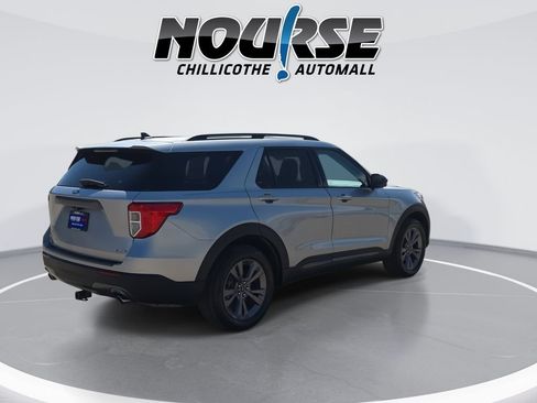 Used 2022 Ford Explorer XLT w/ Equipment Group 202A AWD/4WD image 8