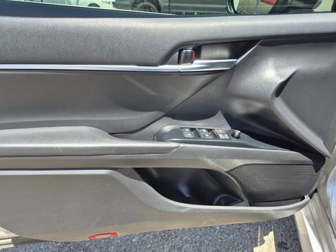 Used 2020 Toyota Camry LE FWD image 14