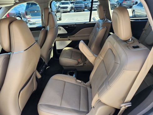 Used 2022 Lincoln Aviator Reserve w/ Equipment Group 201A AWD/4WD image 15