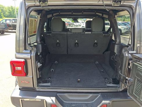 Used 2025 Jeep Wrangler Unlimited Sahara w/ Safety Group AWD/4WD image 29