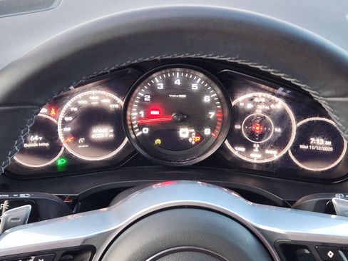 Used 2023 Porsche Cayenne Platinum Edition image 15