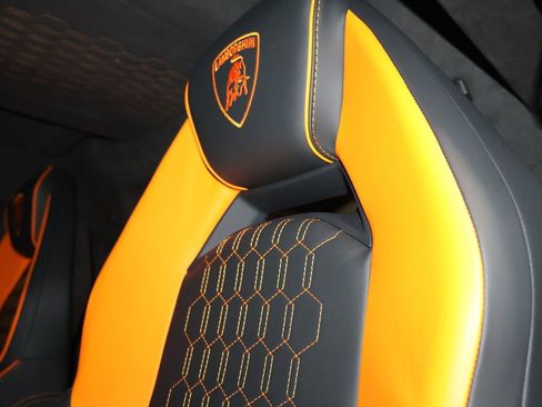 Used 2025 Lamborghini Revuelto AWD/4WD image 84