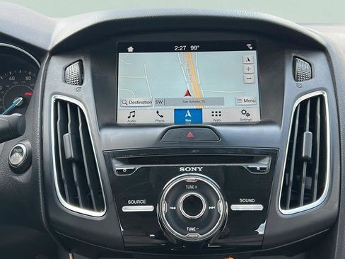 Used 2018 Ford Focus Titanium FWD image 18
