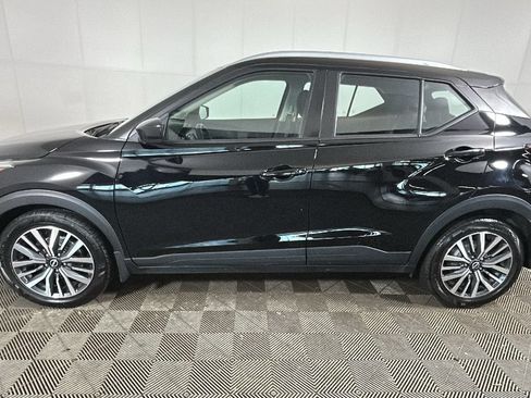 Used 2023 Nissan Kicks SV FWD image 7