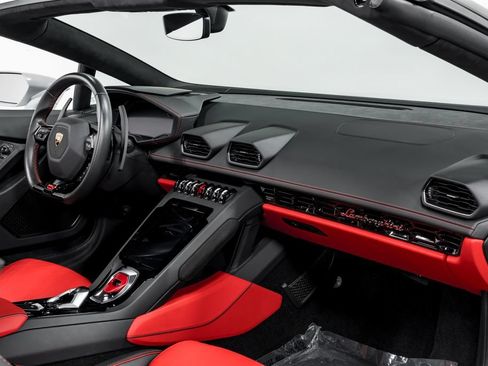 Used 2023 Lamborghini Huracan EVO RWD image 30